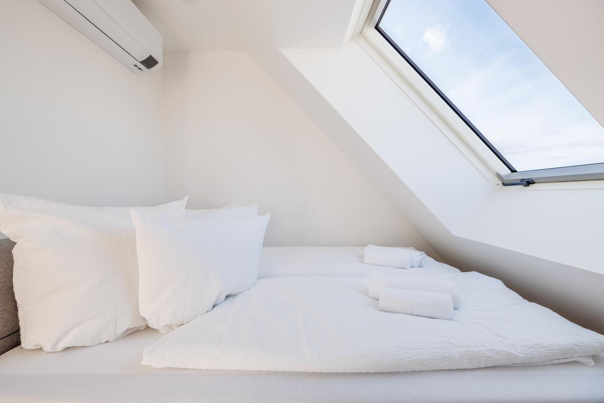 Symphony Apartments 38 - Modern Loft With Terrace And Grill In Central Location Wien Ngoại thất bức ảnh