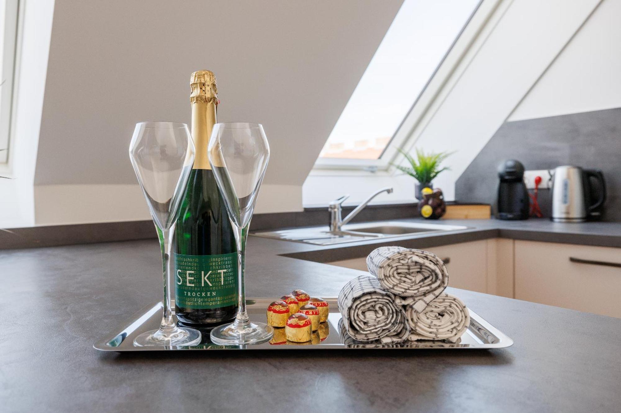 Symphony Apartments 38 - Modern Loft With Terrace And Grill In Central Location Wien Ngoại thất bức ảnh
