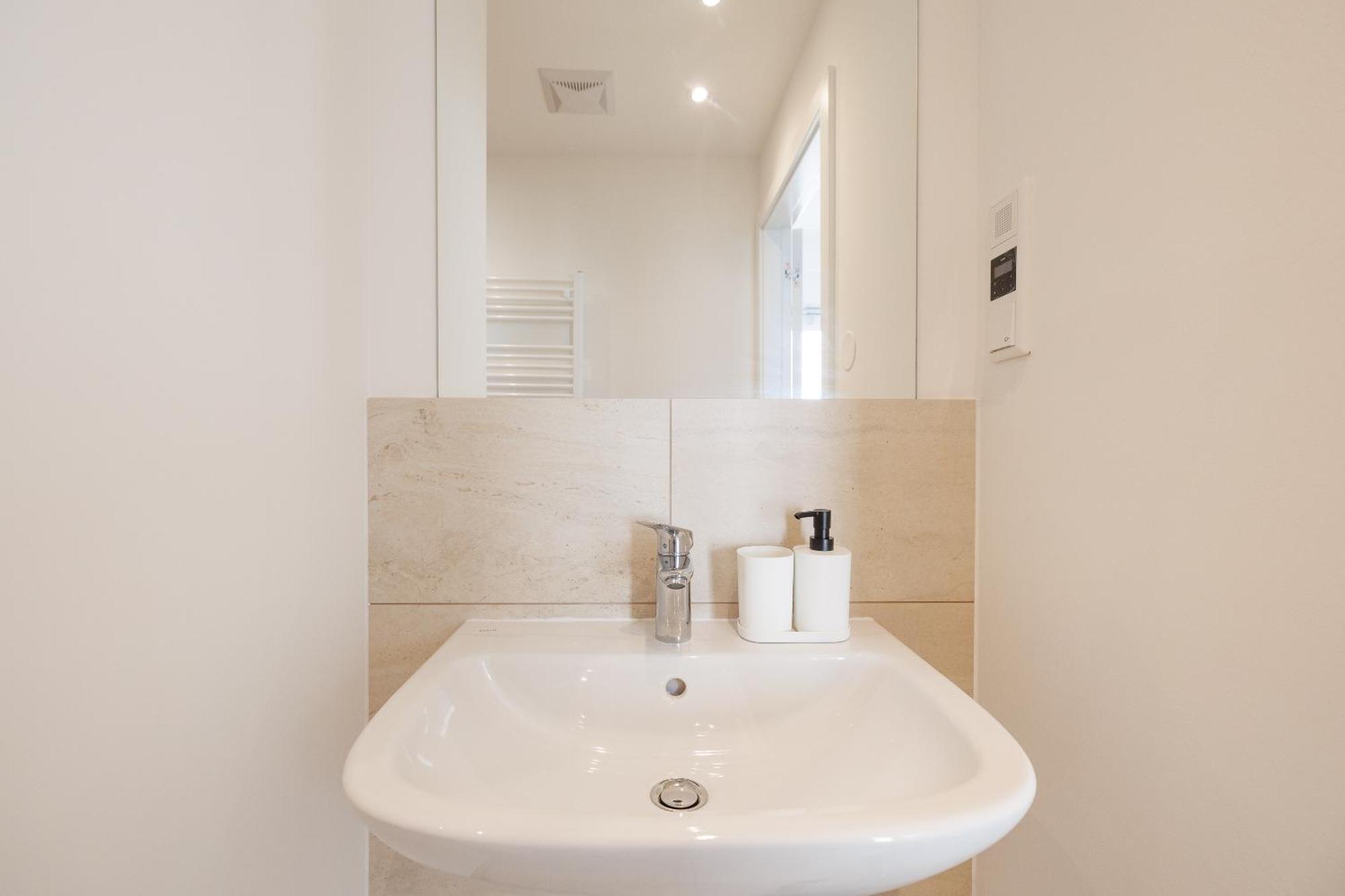 Symphony Apartments 38 - Modern Loft With Terrace And Grill In Central Location Wien Ngoại thất bức ảnh